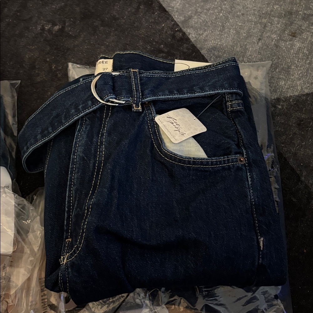 Free people / We the free East Bay
Cuffed Jeans - Picture 7 of 10